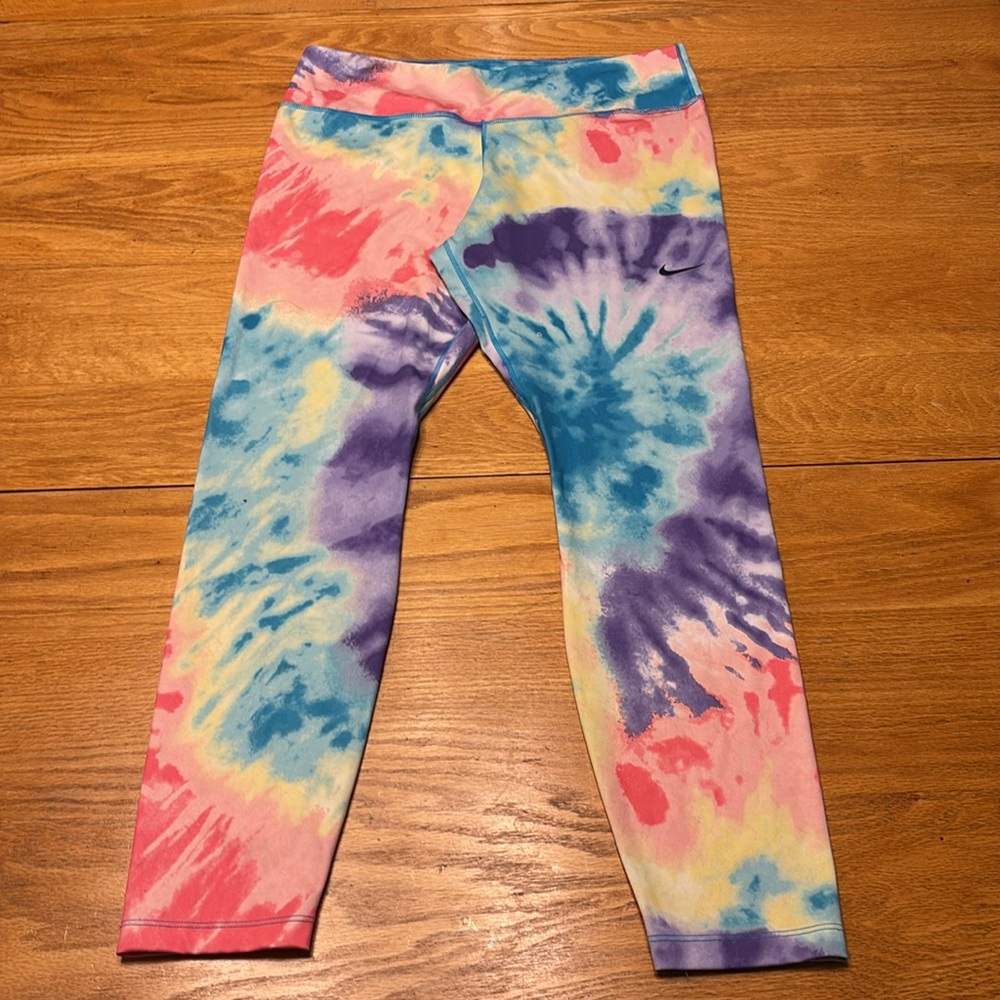 Nike women’s 3 Piece Set with Mint Green Nike Tank. The top is NWT. - Picture 13 of 14